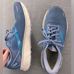 Men’s Brooks Running Shoes 10.5